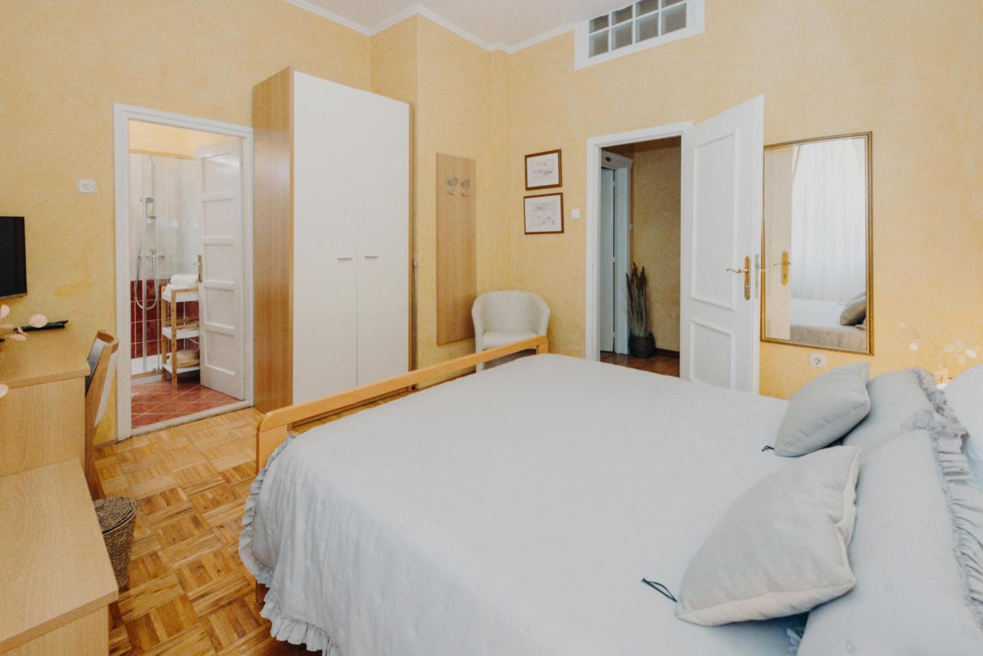 Rooms And Studios Villa Rossella 2 Rovinj Rom bilde